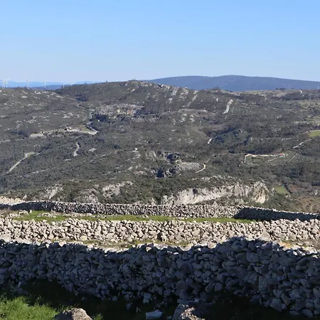 Casas Da Chainca - Turismo De Natureza * Chainca (Porto de Mos, Leiria)