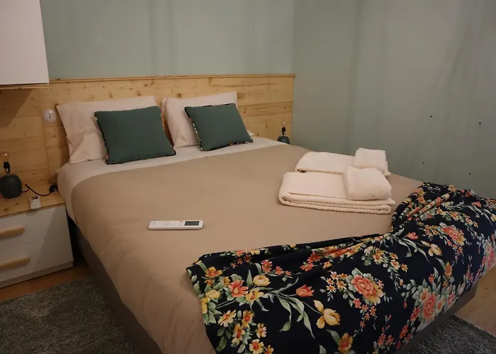 Casas Da Chainca - Turismo De Natureza * Chainca (Porto de Mos, Leiria)